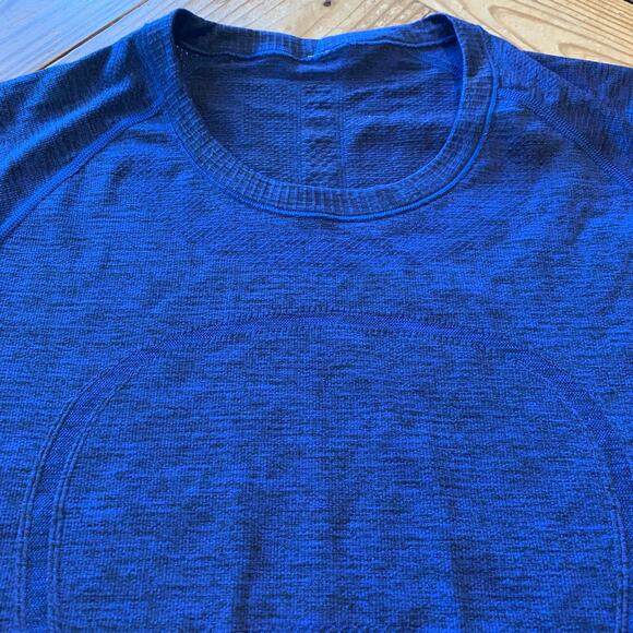 Lululemon Size 10 Short Sleeve Blue Black Swiftly Shirt - Picture 8 of 8